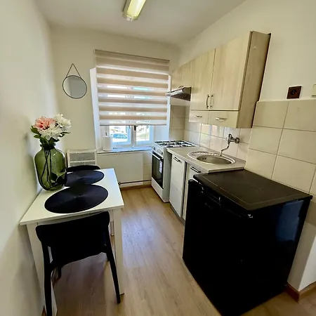 アパート Apartmanz